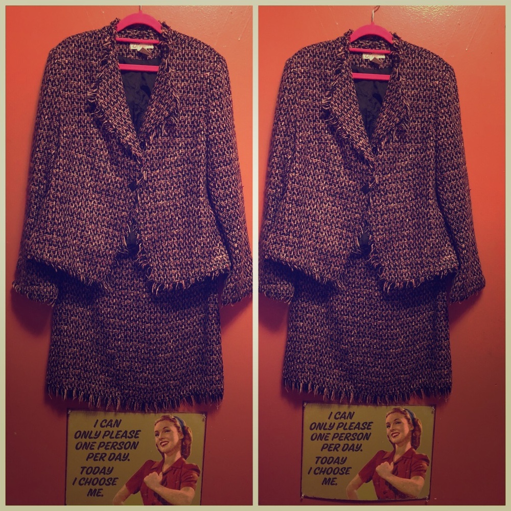⬇️Vintage Skirt Suit ⬇️